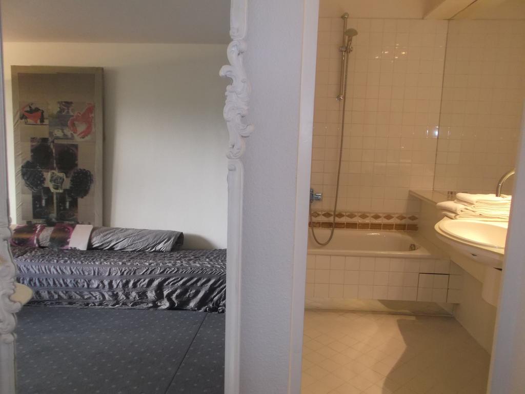 ปัลลัซโซ อัลฟอนโซ Apartment อาเคิน ภายนอก รูปภาพ