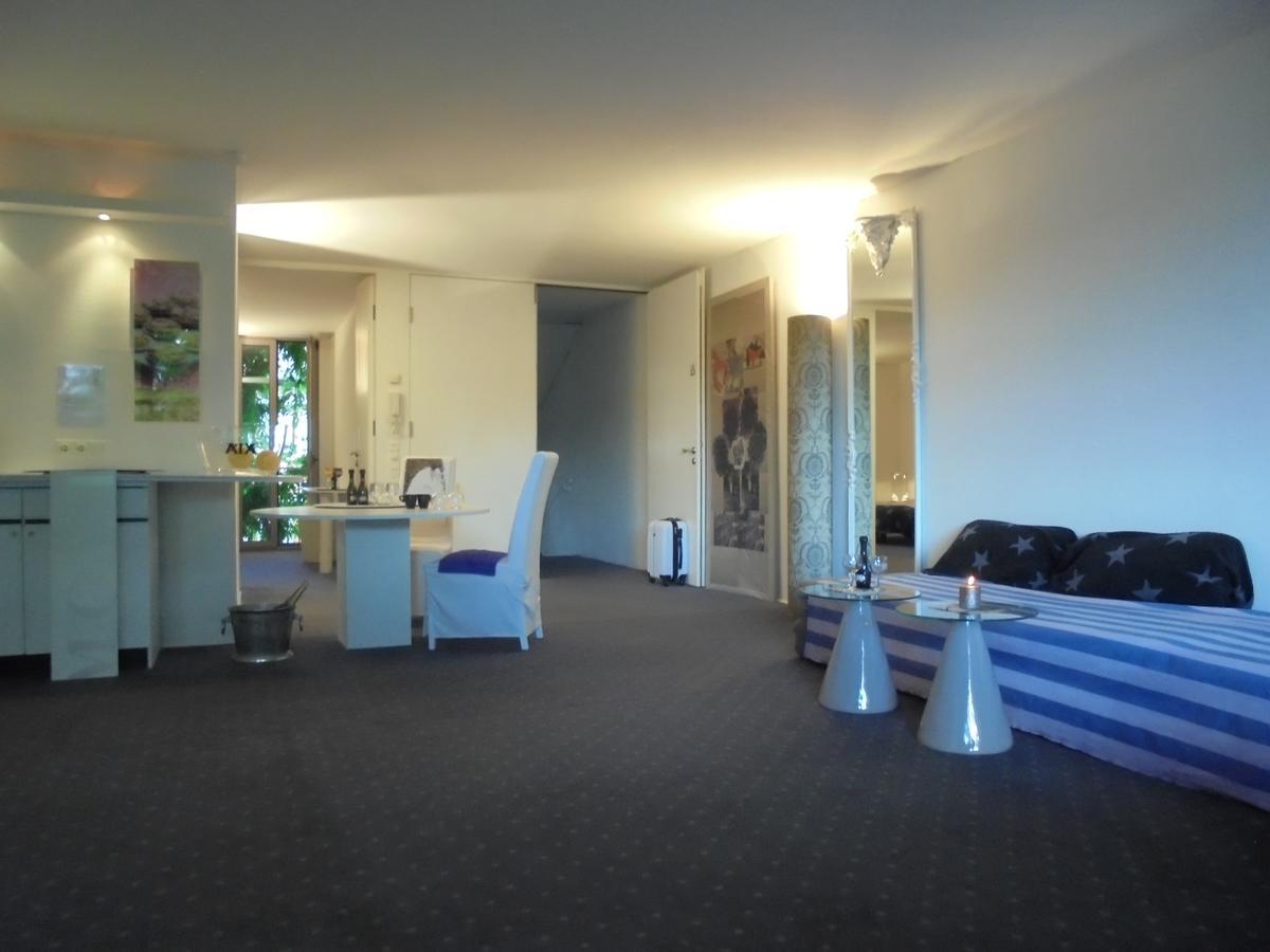 ปัลลัซโซ อัลฟอนโซ Apartment อาเคิน ภายนอก รูปภาพ
