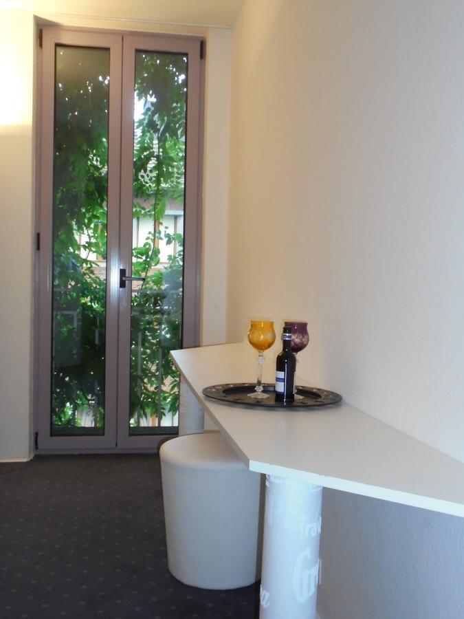ปัลลัซโซ อัลฟอนโซ Apartment อาเคิน ภายนอก รูปภาพ